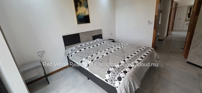 Maison de ville de luxe meublée avec 3 chambres, terrasse sur le toit et jacuzzi – Flic en Flac | Rs 15M