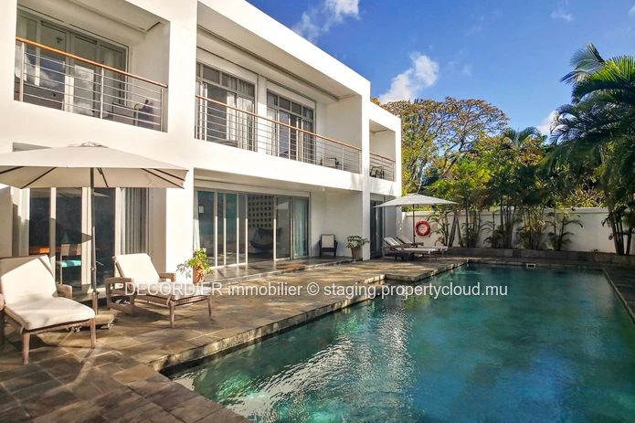 Sublime villa in a seaside residence with private pool