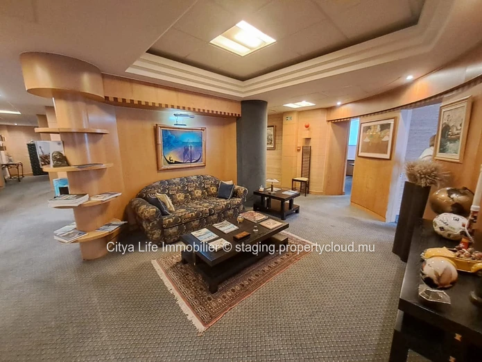 Office - 377 m²