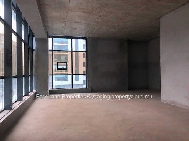 Immeuble récemment construit pour des espaces de bureaux à Ebene