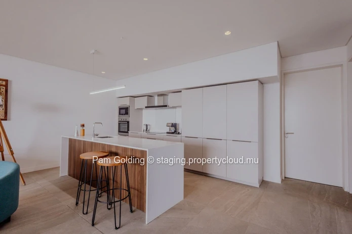 Vivez l'expérience d'être propriétaire de votre propre maison avec vue sur la mer. (Mandat exclusif)