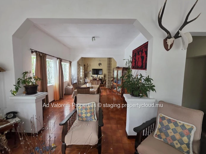 À VENDRE – Maison de plain-pied 210 m² avec grand terrain (773 m²)