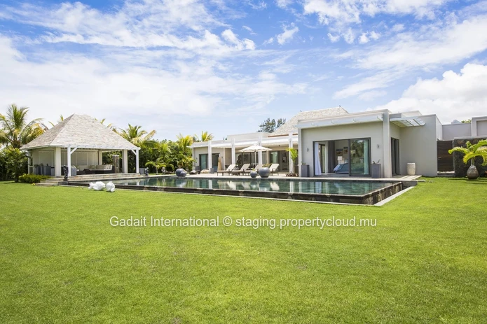 Villa d'exception avec vue panoramique sur le golf à Anahita Beau Champ