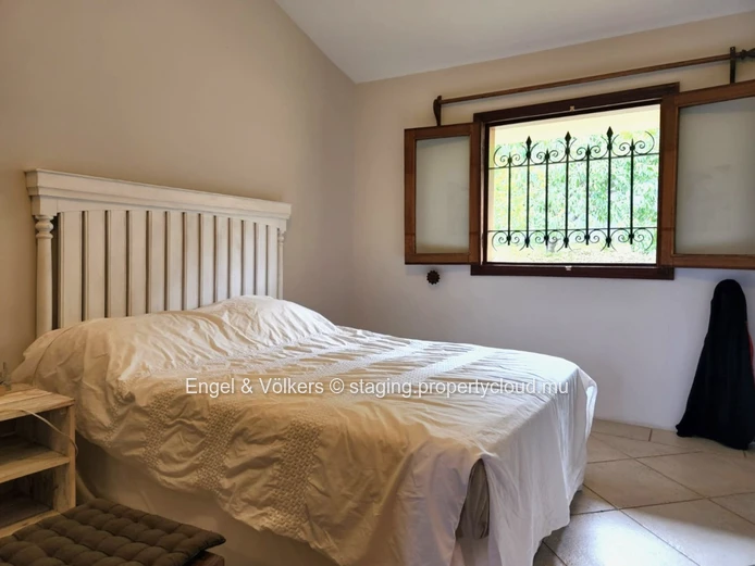 Large Family Home in Residential Estate