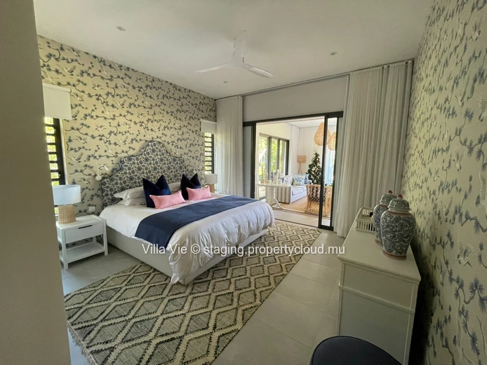 Péreybère - Sublime 3 bedroom ground floor, beachfront apartment with swimming pool (Sole Mandate)