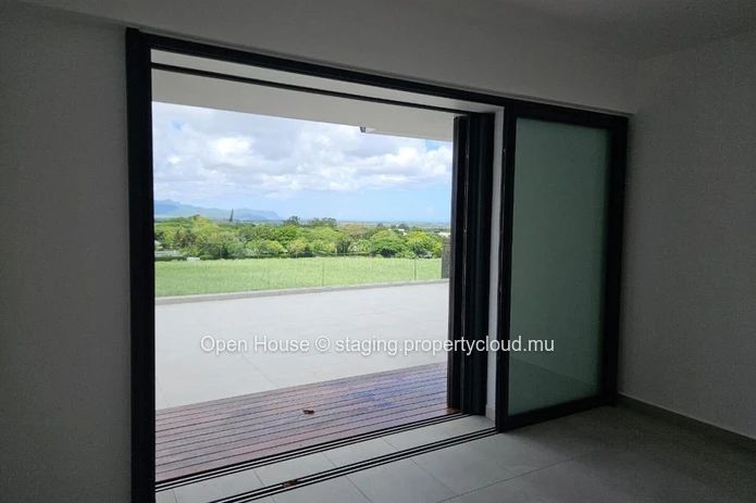 Luxurious Penthouse with Stunning Views in Belle Vue Harel - 508m² Living Space, Communal Pool, and More! Rs 75M