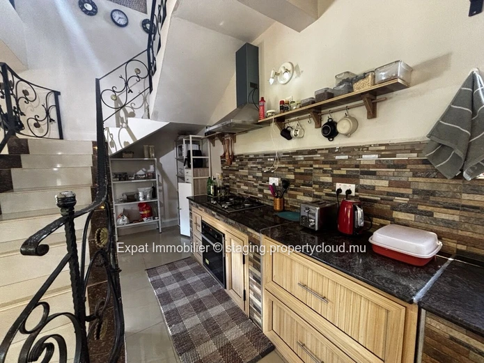 Charming 3-Bedroom Villa With A Landscaped Garden In A Natural Setting In Rivière Du Rempart - Azuri