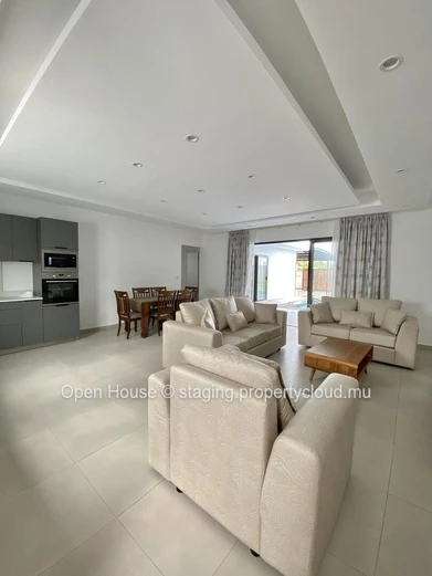 Villa meublée à louer à Péreybère, 162m², 3 chambres en suite, piscine privée, jardin, panneaux solaires, citerne d'e...