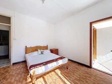 6 Bedroom House