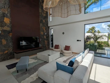 5 Bedroom Villa