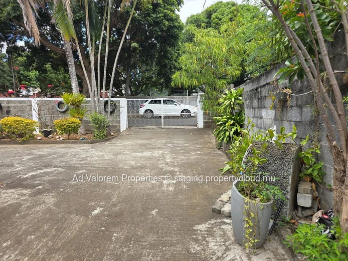 À VENDRE – Maison de plain-pied 210 m² avec grand terrain (773 m²)