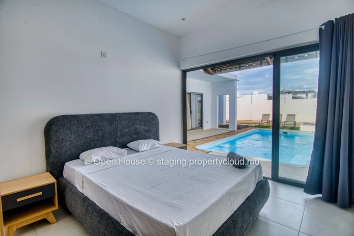 FOR SALE - Local market - fully furnished house - Grand Baie, 160m², land 380m², 5 bedrooms, private pool, parking, g...