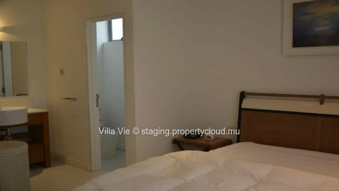 Riviere Noire - Elegant triplex de 5 chambres en-suite avec piscine privative