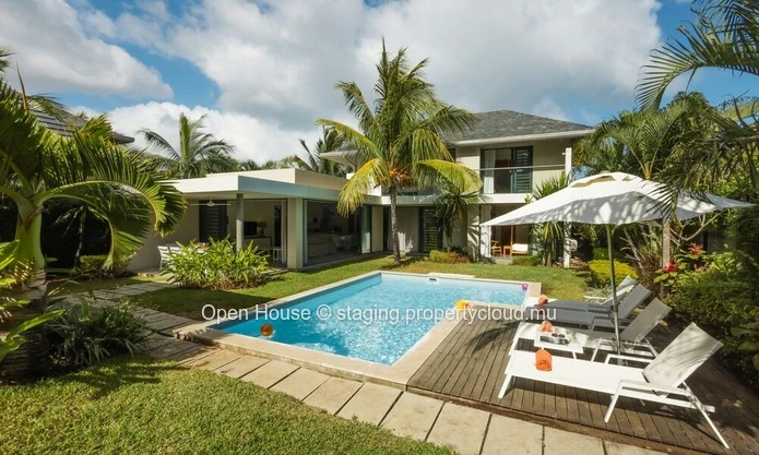 PDS villa for sale in Rivière Noire - Black River, 224m², land of 372m², 3 bedrooms, private pool, Prestige, €.