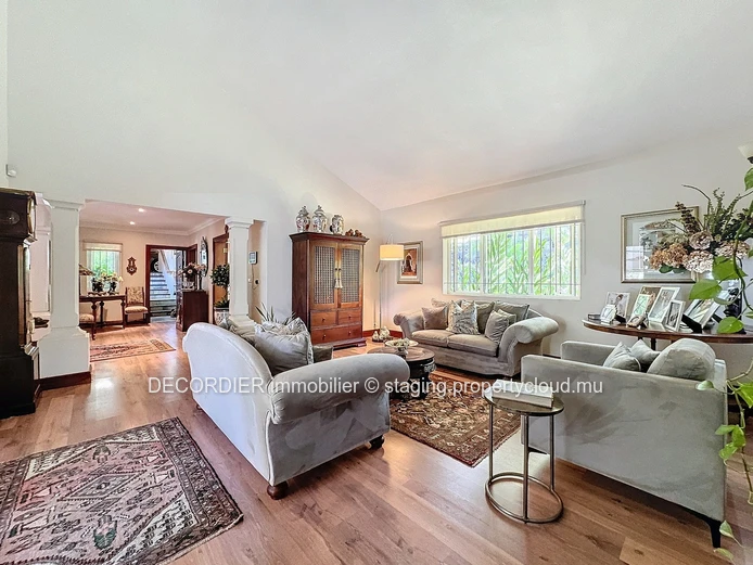 Magnificent two-storey villa located in a residence - Accessible to foreigners