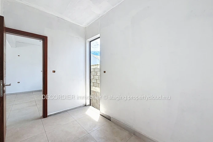 Contemporary Single-Storey Villa with Swimming Pool