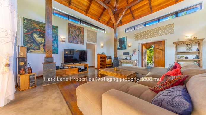 Elegant Bali-Style 3-Bedroom Villa with Pool and Kiosk