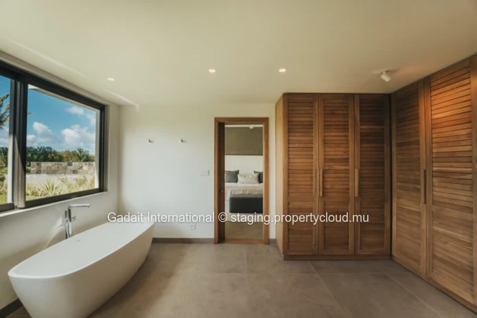 Villa Sunrise : 4 bedroom villa for rent with garden view | Anahita Beau Champ
