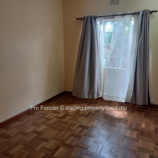Office for rent in Quatre-Bornes - Prime central location