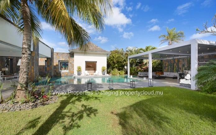 Exceptional villas for sale in Grand Baie - 414m2 - Heated swimming pool of 93m2 - Home automation - Fully furnished ...