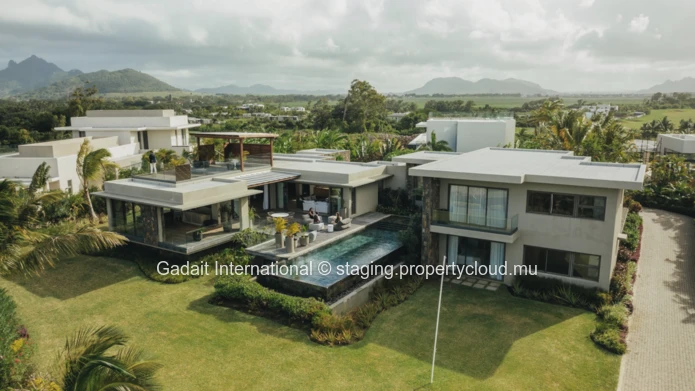 Villa Sunrise : 4 bedroom villa for rent with garden view | Anahita Beau Champ