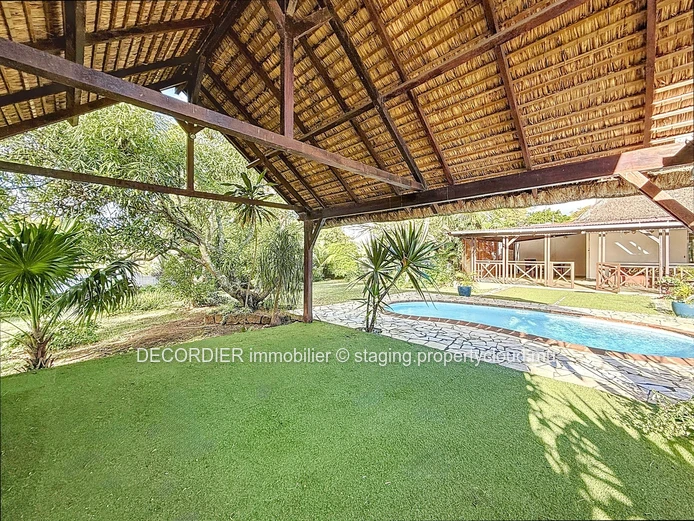 Charming home with spacious garden