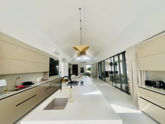 Luxury Short-Term Rental Villa in Mont Choisy Golf - 4 bedrooms and pool
