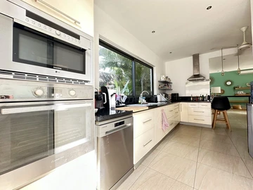 4 Bedroom Villa