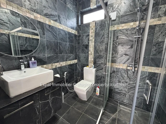 2-Bedroom Detached Villa for Rent – Pereybere, Peaceful Residential Setting