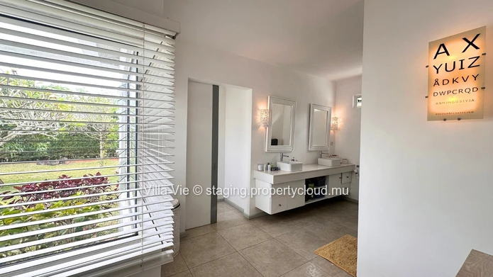 Élégante villa de 4 chambres avec bureau/studio, et piscine privée