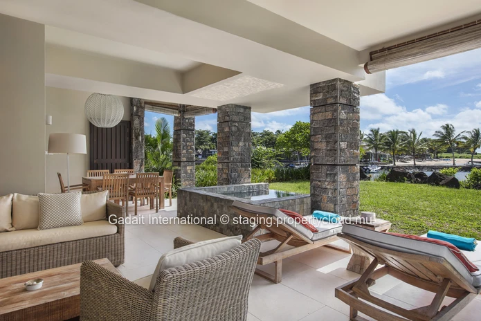 Velvet 1202 : Apartment with sea view & private pool at Beau Champ