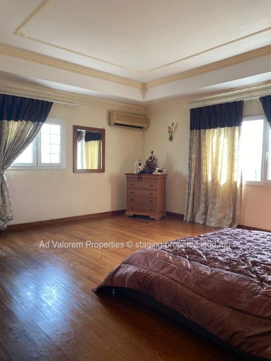 Grand Family Villa on an Acre of Land – A Must-See Opportunity