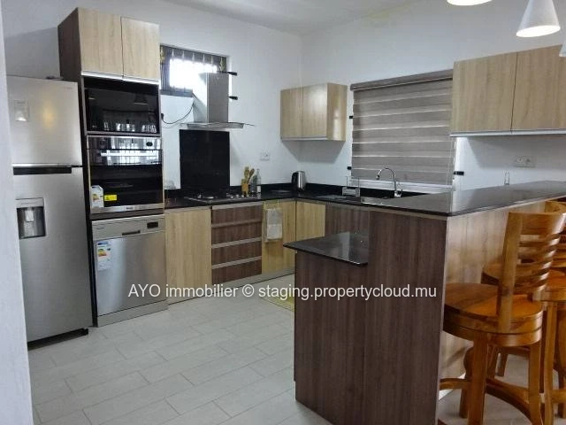 3 bedroom Duplex with common swimming pool and few minutes from Mon Choisy beach