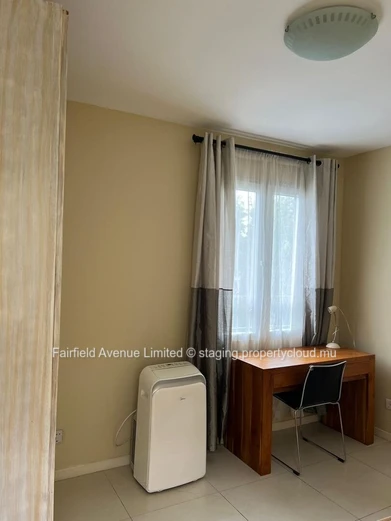 Maison meublée 4 chambres avec bureau à louer à Moka
