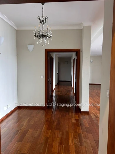 Luxury Apartment for Rent in Highly Residential Area of Floreal
