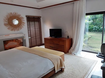 5 Bedroom Villa
