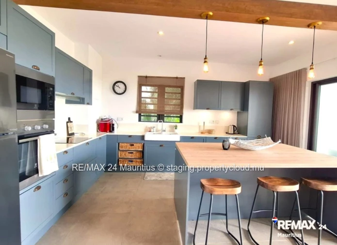 Ground Floor Apartment with Garden andamp; Breathtaking Sea View