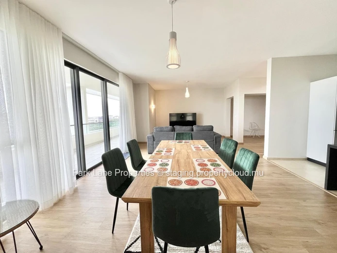 Penthouse moderne de 4 chambres avec vue sur le Wellness Park de Sodnac