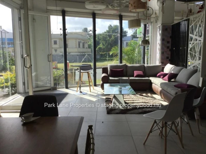 Office with exceptional visibility in Beau Bassin