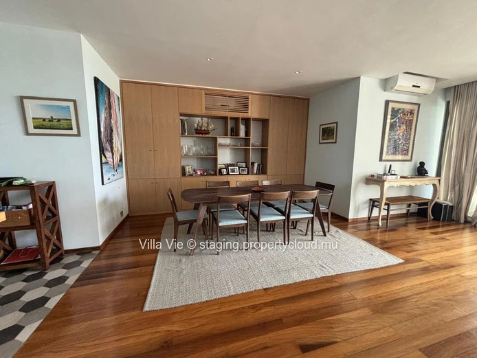 Roches Noires - 3-bedroom penthouse with sea view and Common swimming pool
