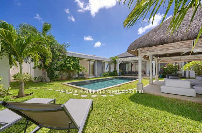 Grand Baie - Beautiful 4-bedroom en-suite villa, pool and gazebo