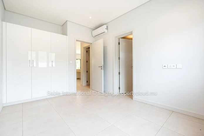 Luxurious Apartment with Private Pool & Sea Views in Pointe aux Canonniers