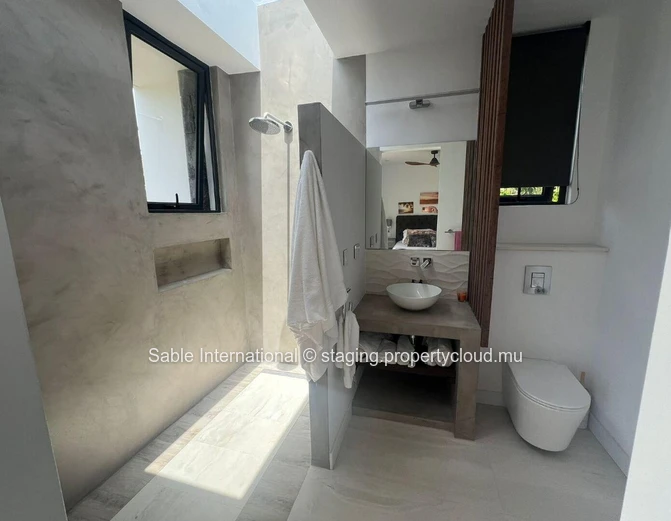 Luxurious RES Villa in Roches Noires with Private Pool, Sea View, and Tennis Court 
