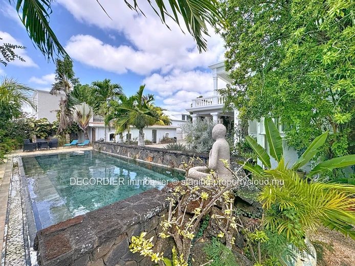 To rent – Elegant Modern Colonial-Style House with Pool in Pointe aux Canonniers