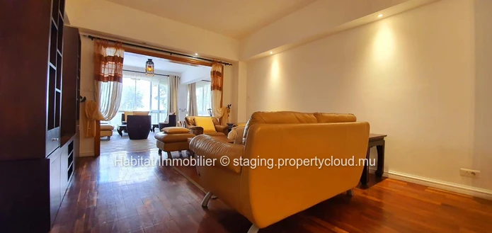 A VENDRE - magnifique appartement au rez-de-chaussée de 185 m2 meublé et équipé se situe à quelques minutes du centre...