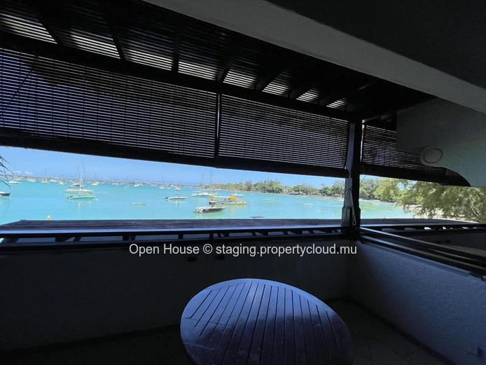 Appartement pieds dans l'eau à vendre à Grand Baie, 147m², 2 chambres