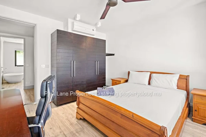 Luxury IRS duplex in Marina!