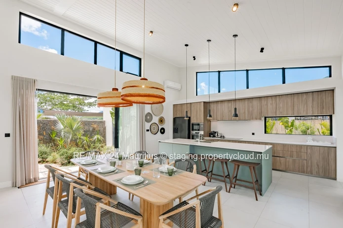 Tropical Oasis: Stunning 4-Bedroom Villa at Ekô Savannah Resort, Tamarin