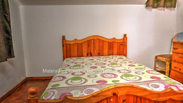 1minute walk from the beach of Flic en Flac - 2 bed apartment - ideal for investment property. 