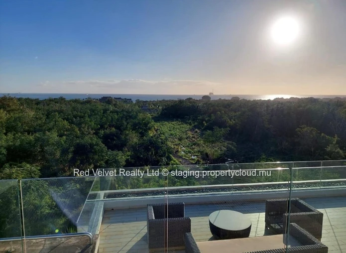 À vendre - Appartement somptueux en rez-de-chaussée avec piscine privée | Royal Park, Balaclava | 192,90 m2 | Rs 25M ...